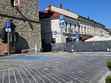 Ruch wraca na róg żywieckiego Rynku 