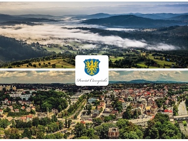 Zgodnie z opublikowanymi przez Śląską Organizację Turystyczną wynikami badań ruchu turystycznego za rok 2025, Powiat Cieszyński po raz kolejny był najchętniej odwiedzanym, przez turystów zewnątrzregionalnych, regionem w województwie śląskim! Powiat Cieszyński był również liderem pod względem udzielonych noclegów, i to zarówno w kategorii turystów wewnątrzregionalnych, jak i zewnątrzregionalnych, przyciągając gości nie tylko z województwa, ale i spoza jego granic.  Powiat Cieszyński odwiedziło więcej turystów niż w roku 2024. Wzrost ten dotyczy zarówno turystów z województwa śląskiego - niemal 70 tysięcy w roku 2024, ponad 74 tysiące w roku 2025, jak i spoza naszego województwa - niemal 600 tysięcy w roku 2024, ponad 670 tysięcy w roku 2025. Należy zauważyć, że całe województwo śląskie odnotowało wyraźny wzrost odwiedzalności - w zeszłym roku województwo przyciągnęło ponad 5,3 miliona turystów, co daje wzrost o 19,8% względem roku 2024.   Popularność naszego regionu to efekt zarówno jego naturalnych walorów, jak i zaangażowania ludzi pracujących na rzecz promocji i rozwoju turystyki. Malownicze krajobrazy, bogata historia, liczne atrakcje oraz kultura Śląska Cieszyńskiego sprawiają, że turyści chętnie wracają w te strony. Jednak sukces ten nie byłby możliwy bez intensywnych działań samorządów oraz lokalnej branży turystycznej, które nieustannie inwestują w rozwój i promocję regionu.  Samorządy lokalne od lat kładą duży nacisk na rozwój infrastruktury turystycznej oraz promocję regionu. Dzięki nowym inwestycjom w bazę noclegową, ścieżki rowerowe, szlaki piesze oraz atrakcje kulturalne i sportowe, powiat cieszyński co roku przyciąga wielką liczbę odwiedzających. Dodatkowo działania promocyjne, organizacja wydarzeń plenerowych i współpraca z regionalnymi organizacjami turystycznymi sprawiają, że turystyka w regionie dynamicznie się rozwija.  Pełny raport z badań ruchu turystycznego za rok 2025 można znaleźć na stronie Śląskiej Organizacji Turystycznej.