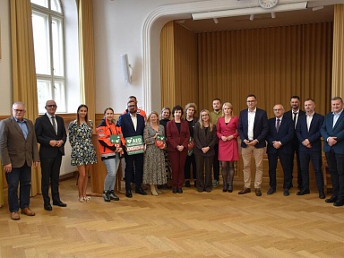 Przekazano defibrylatory AED