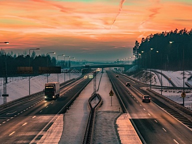 Jechał pod prąd na S1